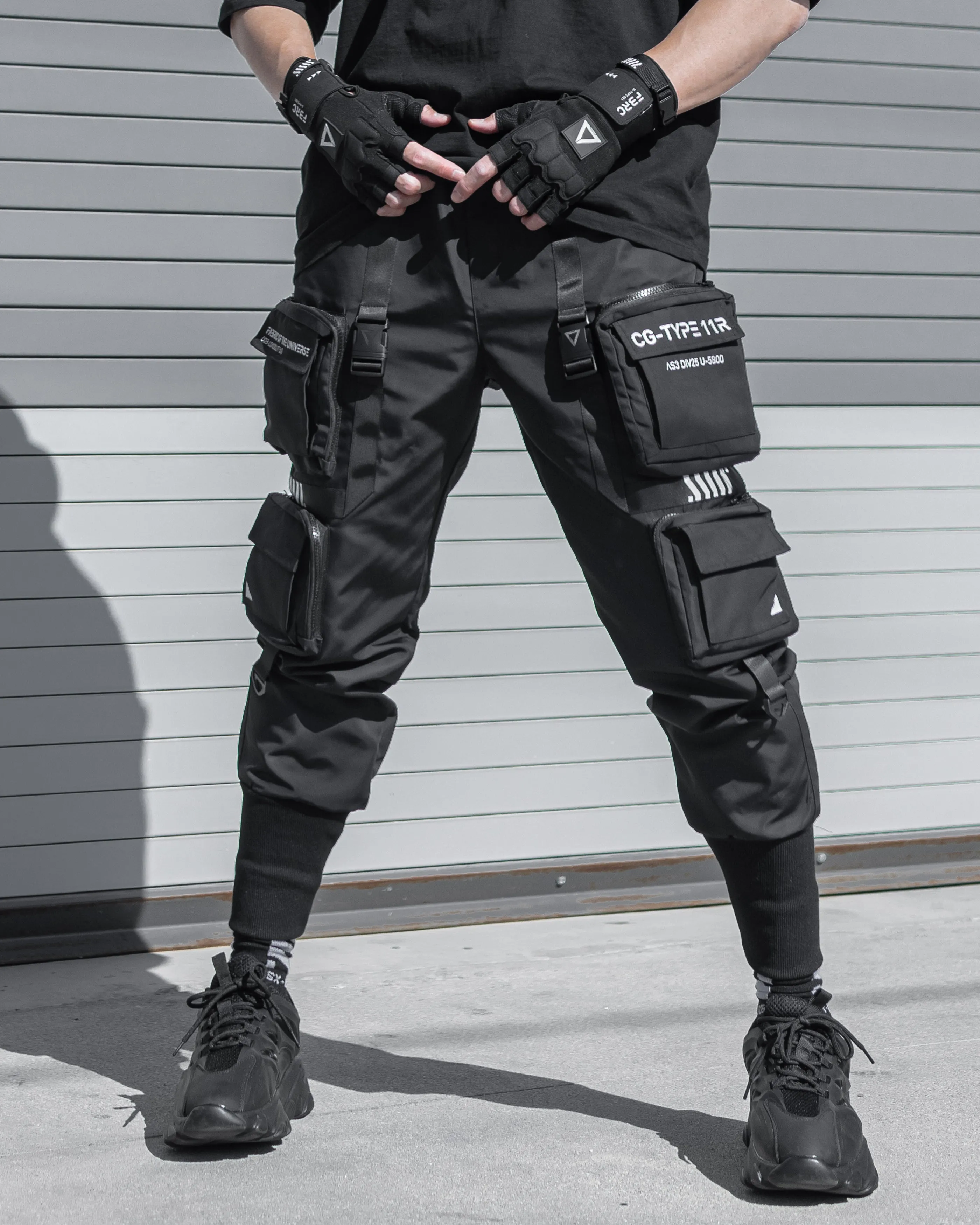 CG-Type 11R Black Cargo Pants