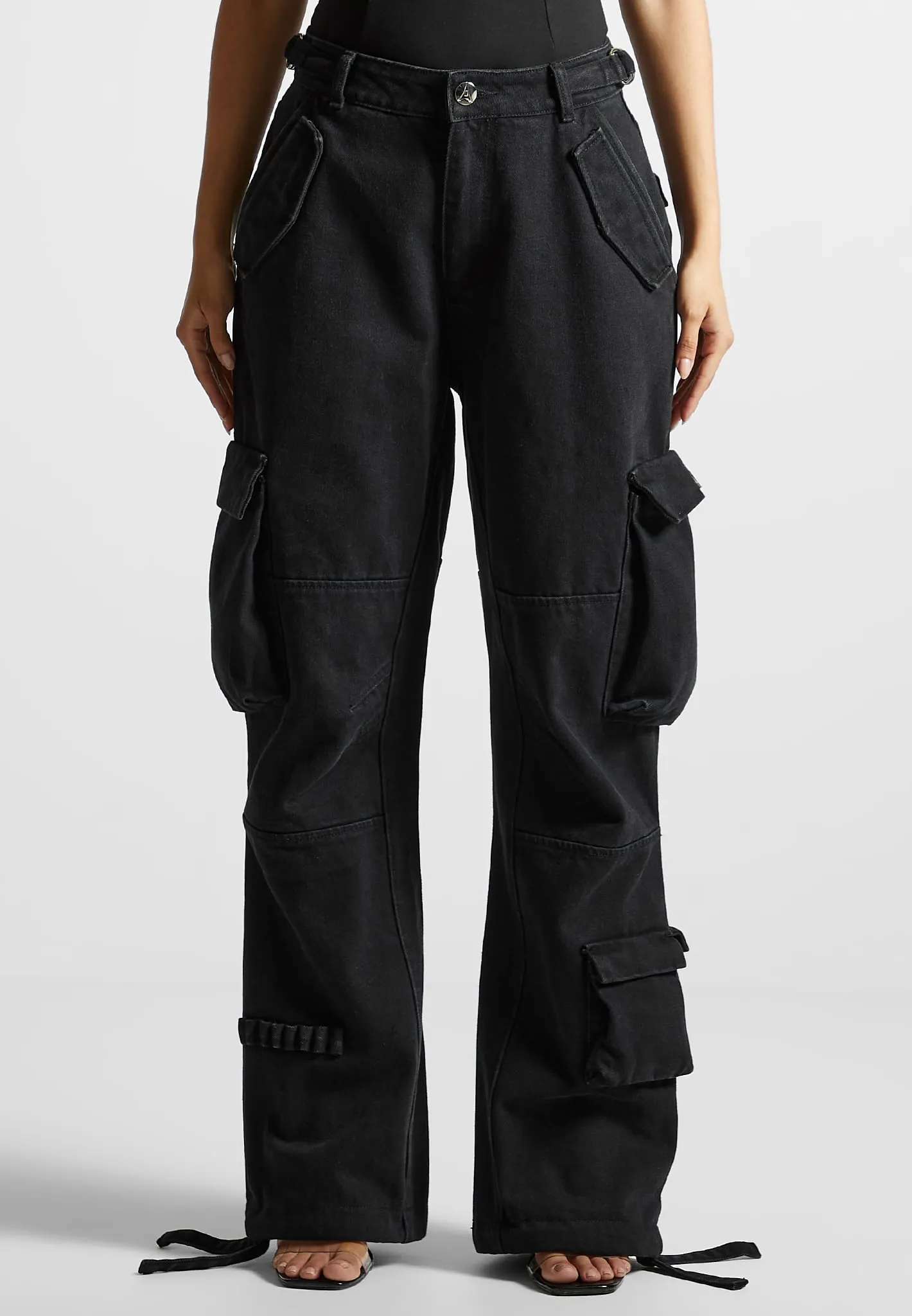 Mid Rise Cargo Pants - Black