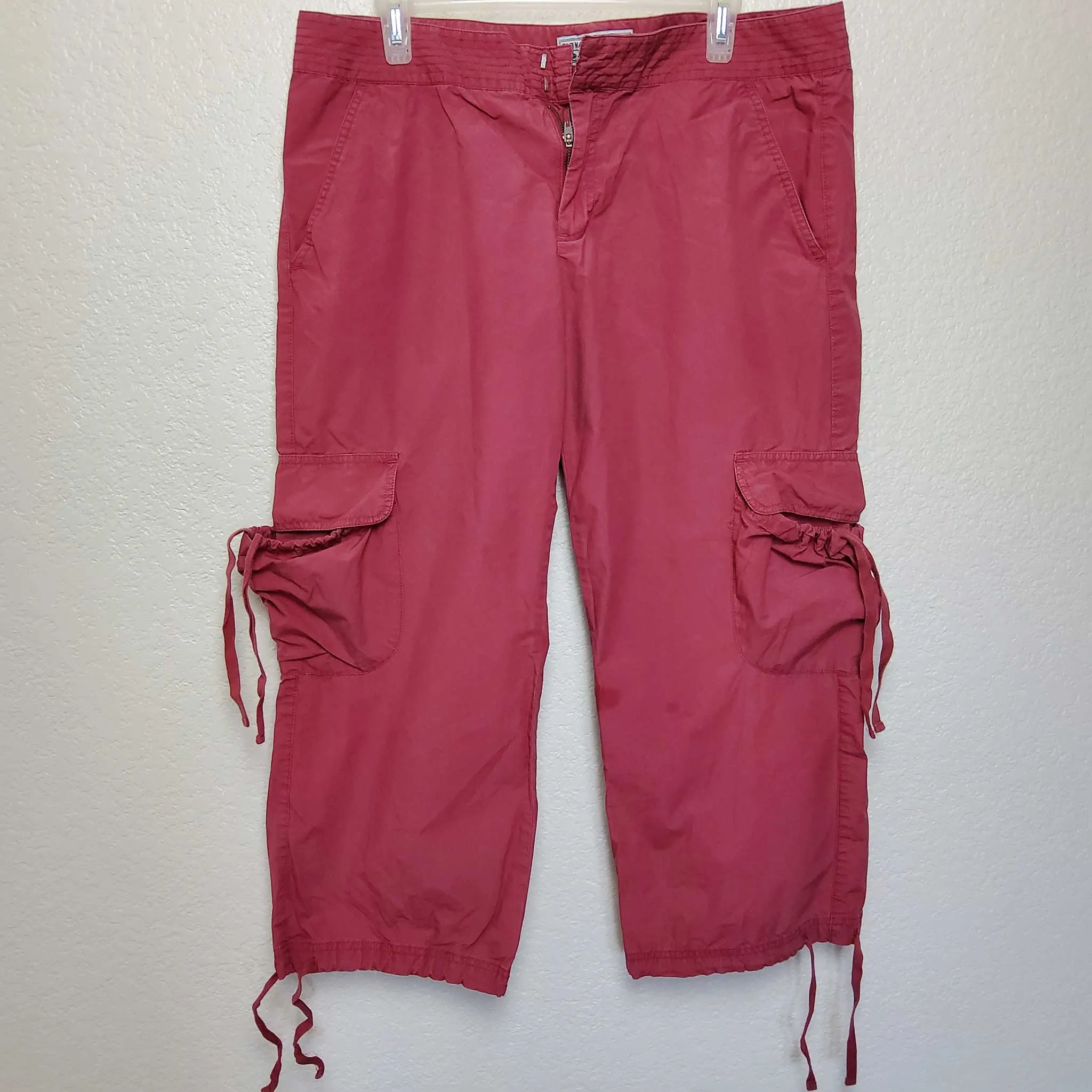 Old Navy Maroon Cargo Shorts, Women's Size 14