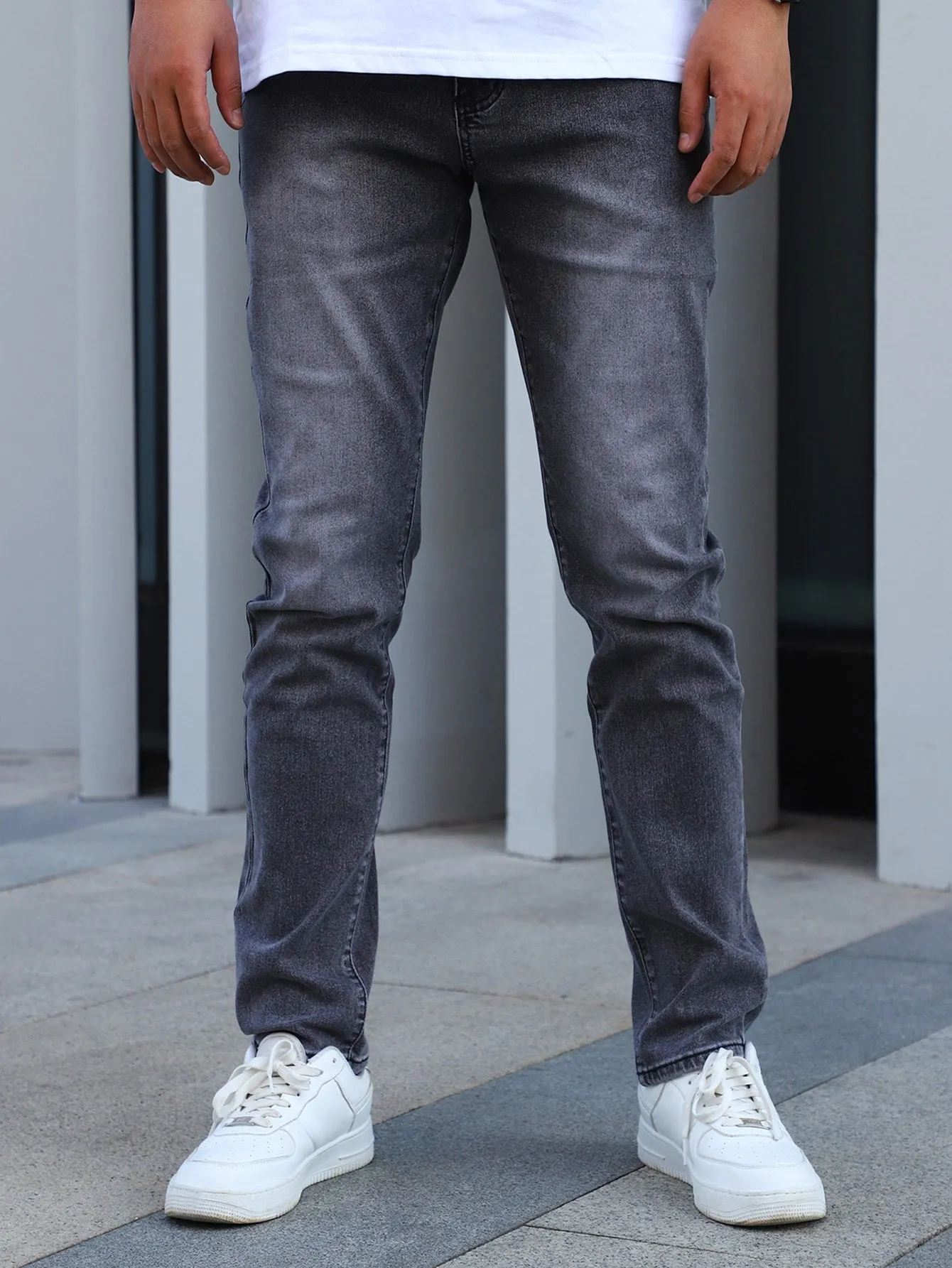 Skinny Meidum Fit Slant Pocket Jeans