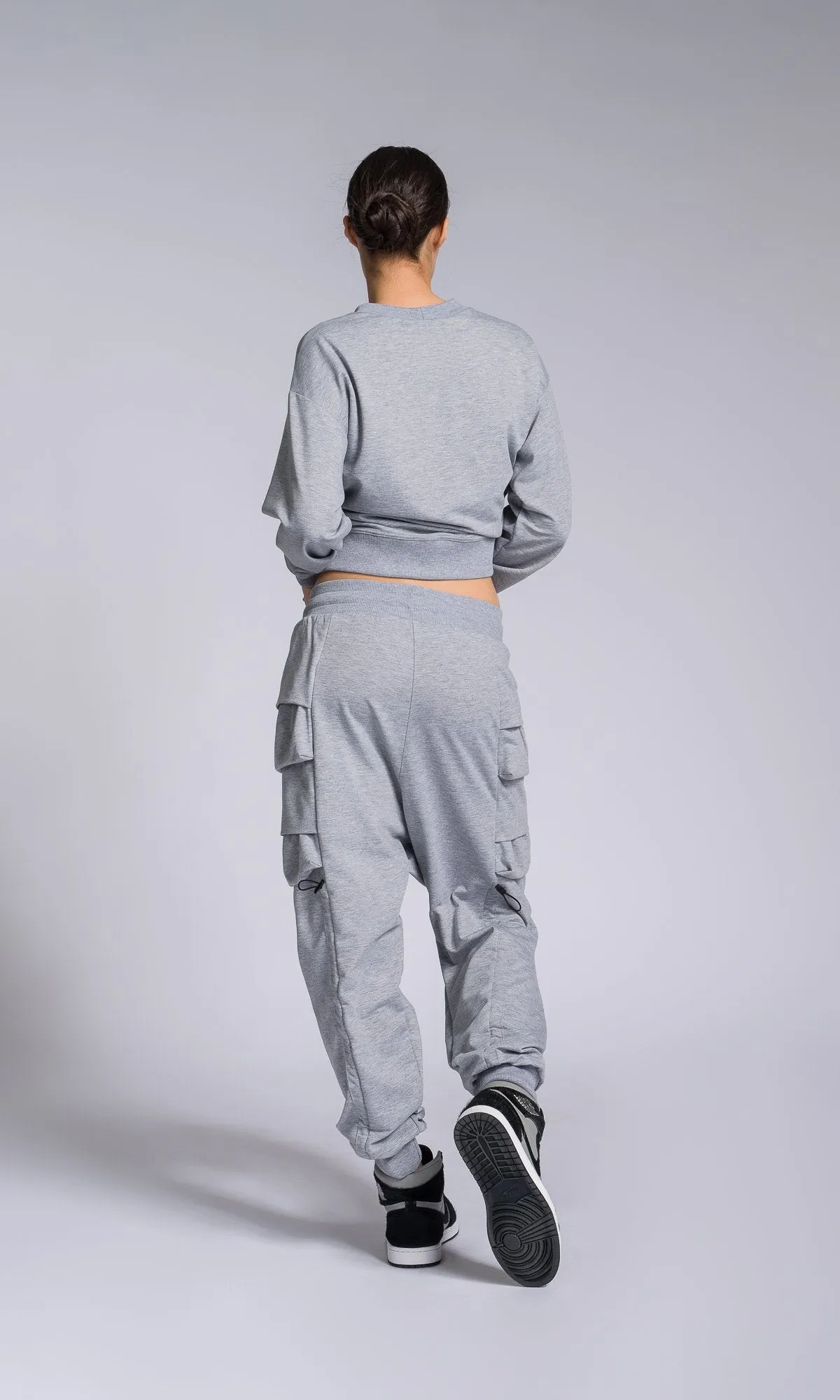 Two-piece Set of Layered Cargo Pockets Sweatshirt and Pants